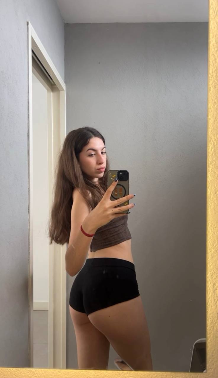 Amber in her underwear in Yangzhou