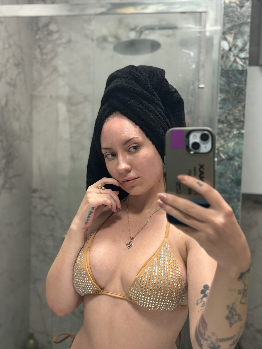 Nude girl KateV in Yangzhou