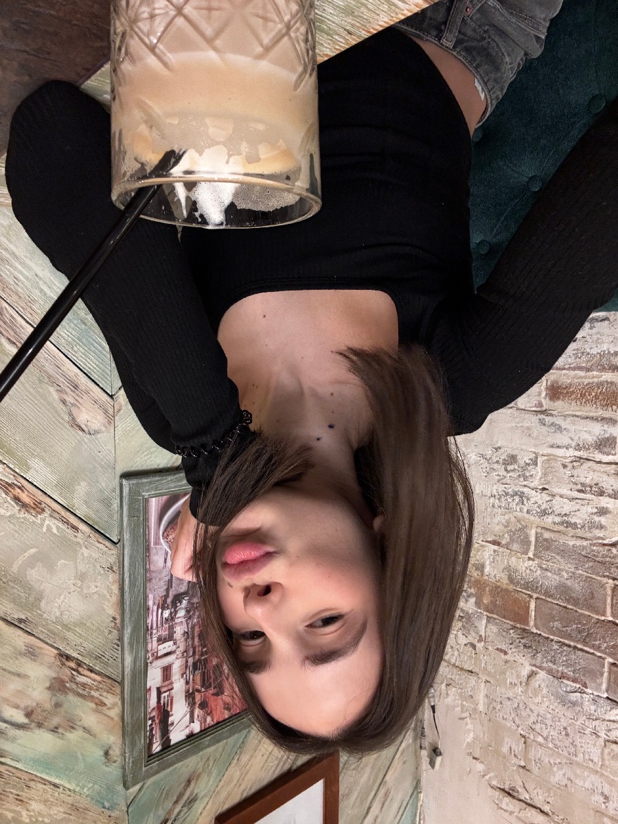 Fresh photos, fresh mood — Tina online in Yangzhou